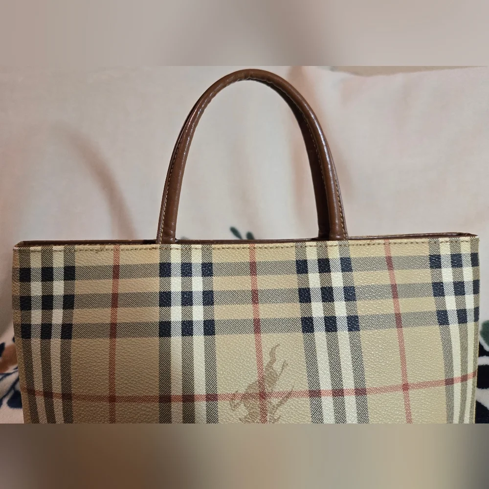 💯 Authentic Burberry Haymarket Check Pattern Tote - Picture 10 of 15